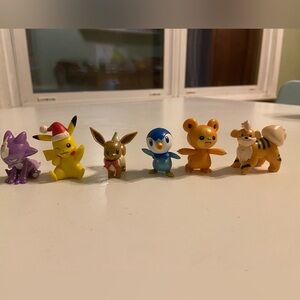16 Pokémon figures